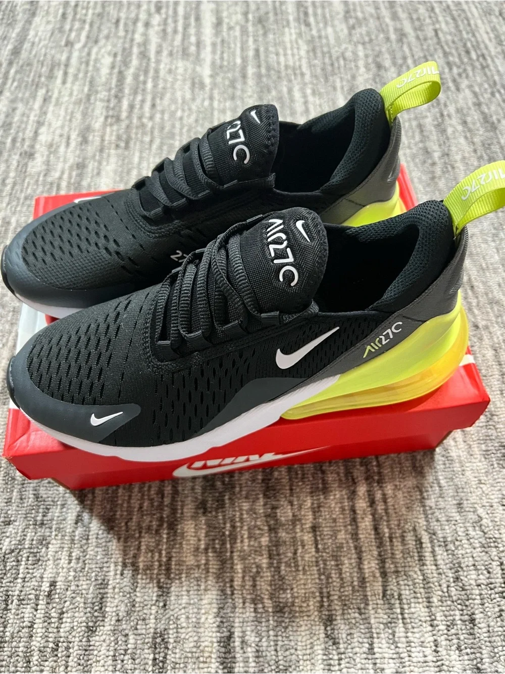 Nike Air Max 270 Light Lemon Twist Black Anthracite Size 8 Women’s / 6.5 Youth